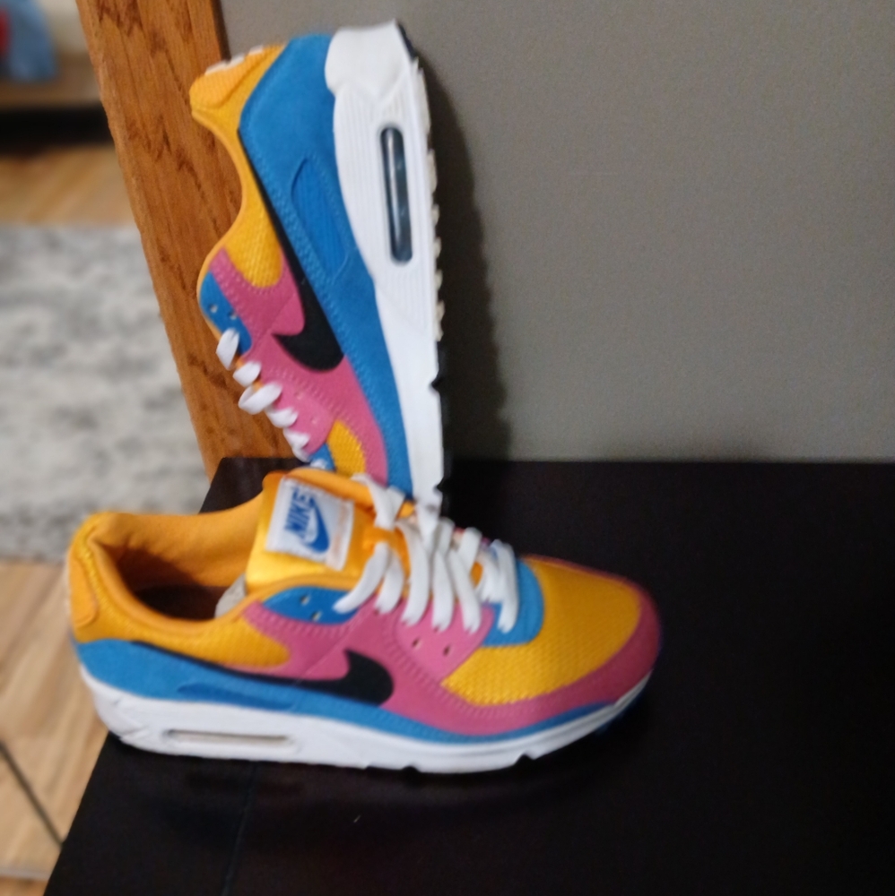 Nike Men Colorful Sneakers - Picture 3 of 5
